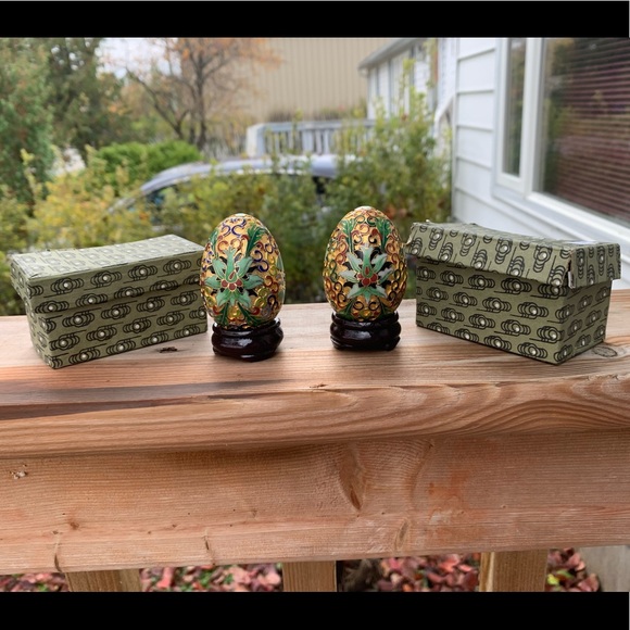 Unique Miniature Eggs - Picture 2 of 2